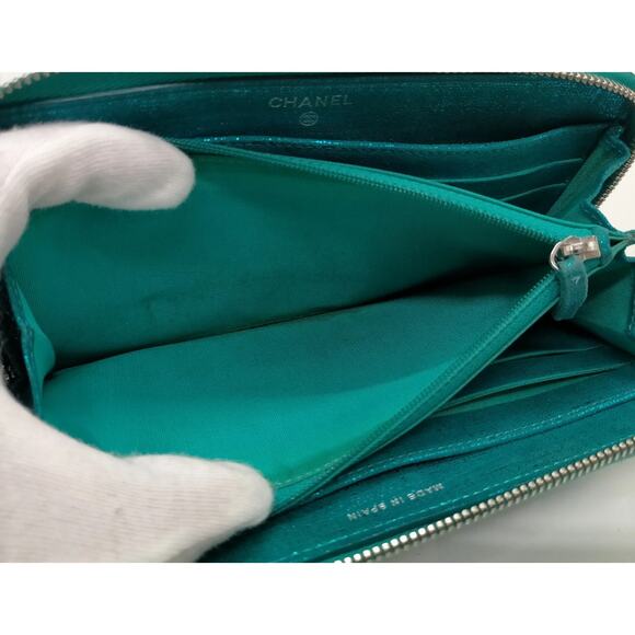 CHANEL METALLIC CALF SKIN BLUE WALLET EUC - Picture 6 of 9